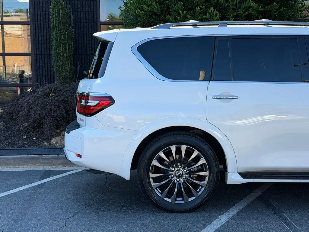 Nissan Armada photo 22