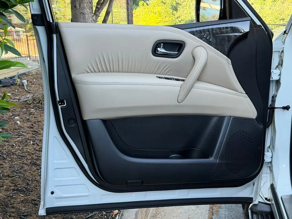 Nissan Armada photo 29