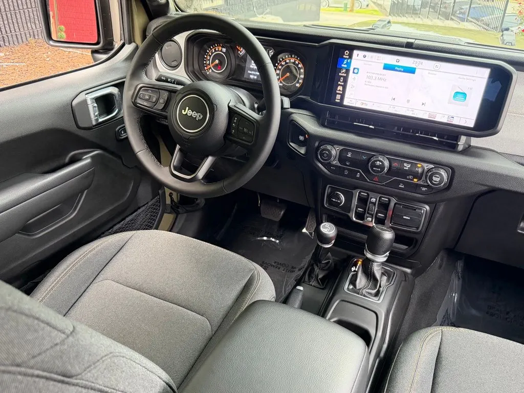 Jeep Gladiator photo 36