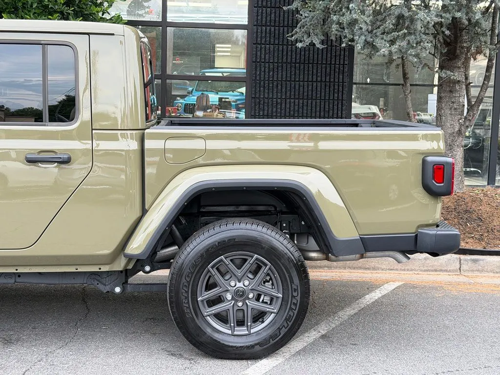 Jeep Gladiator photo 11