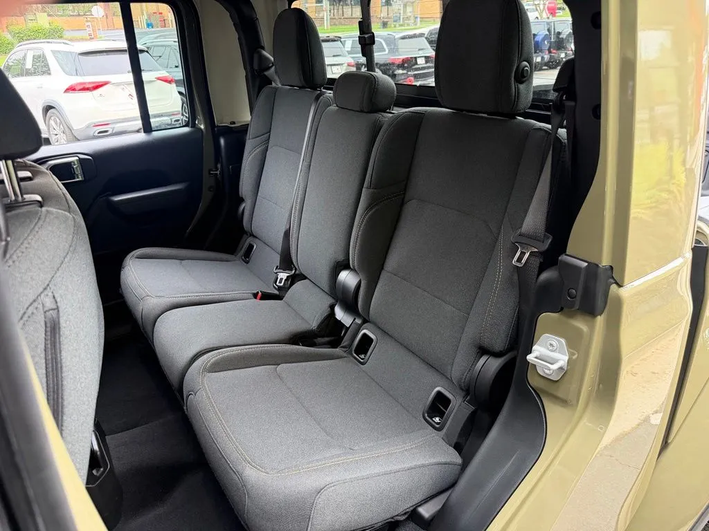 Jeep Gladiator photo 29