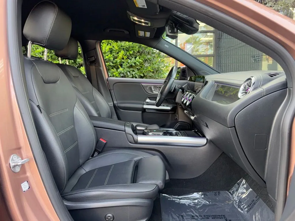 Mercedes-Benz GLA photo 33