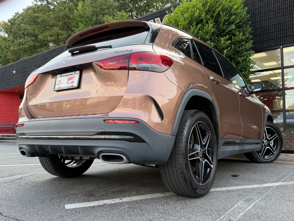Mercedes-Benz GLA photo 13