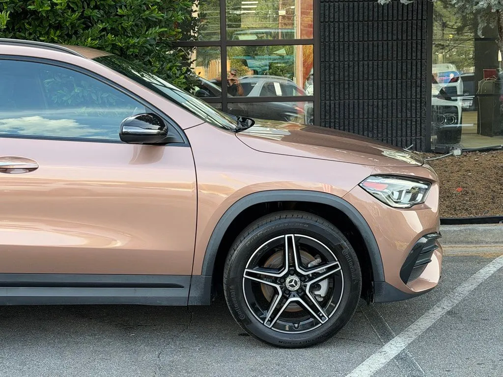 Mercedes-Benz GLA photo 23