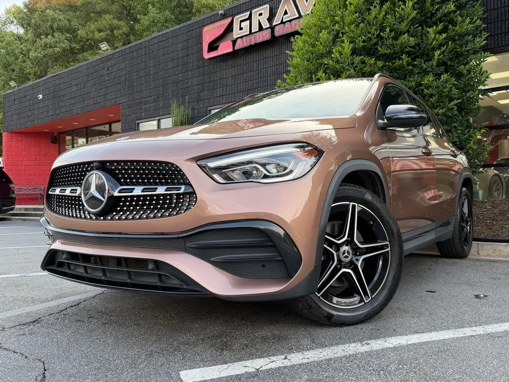 Mercedes-Benz GLA photo 2
