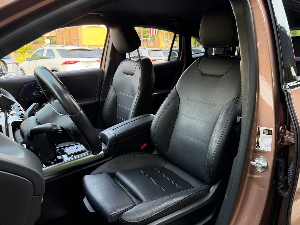 Mercedes-Benz GLA photo 26