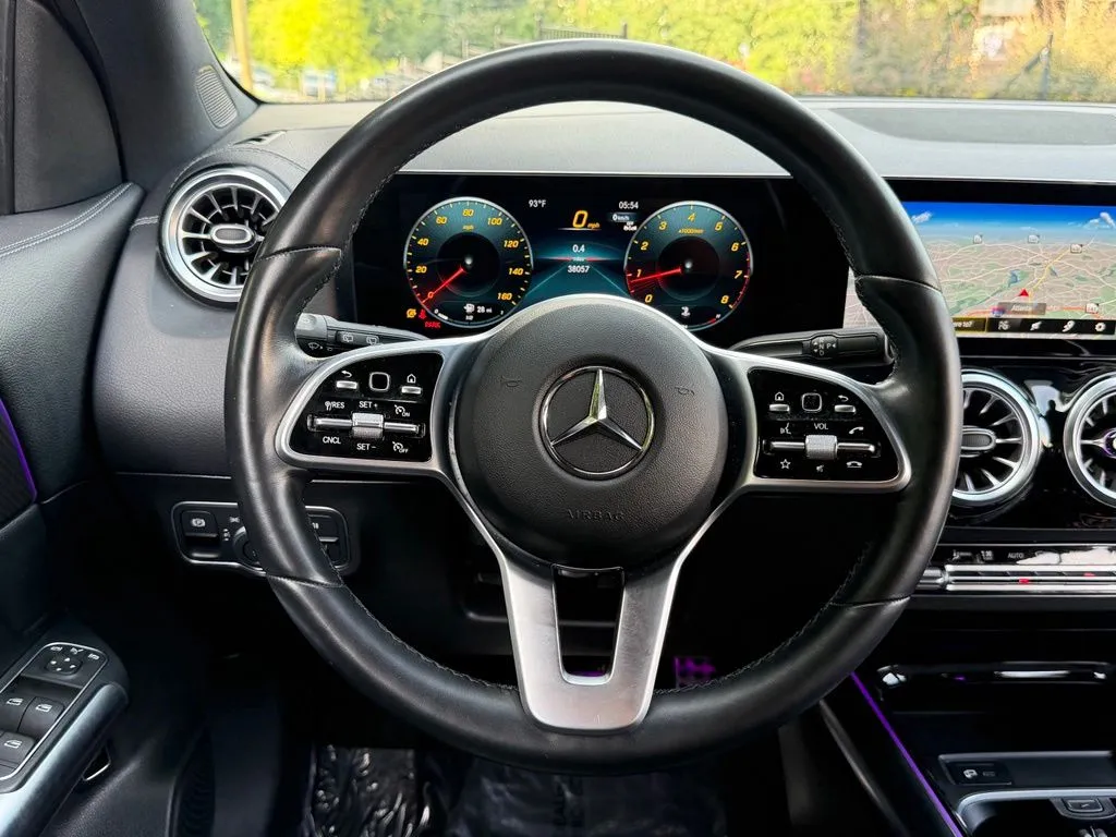 Mercedes-Benz GLA photo 42