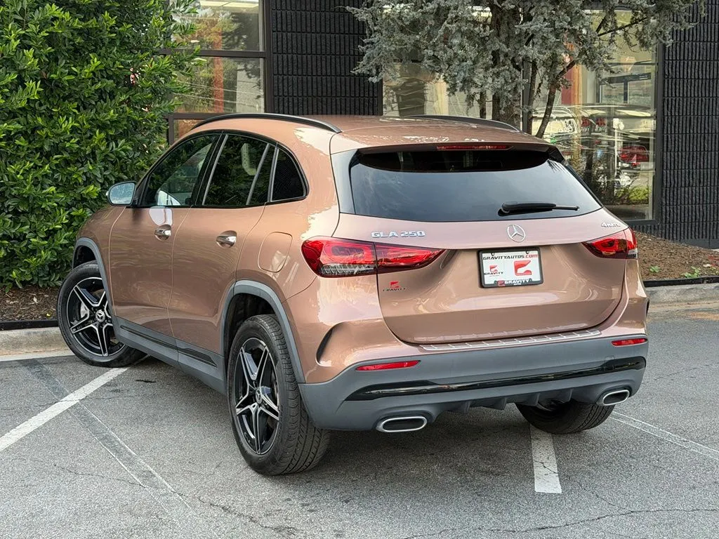 Mercedes-Benz GLA photo 19