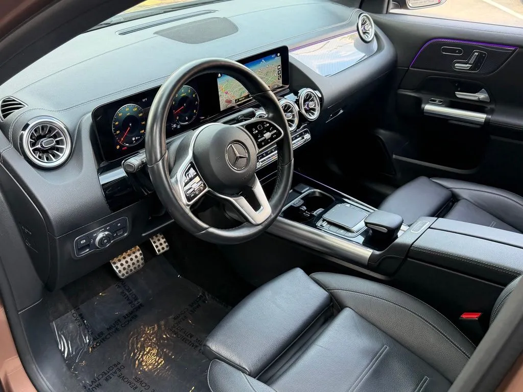 Mercedes-Benz GLA photo 24