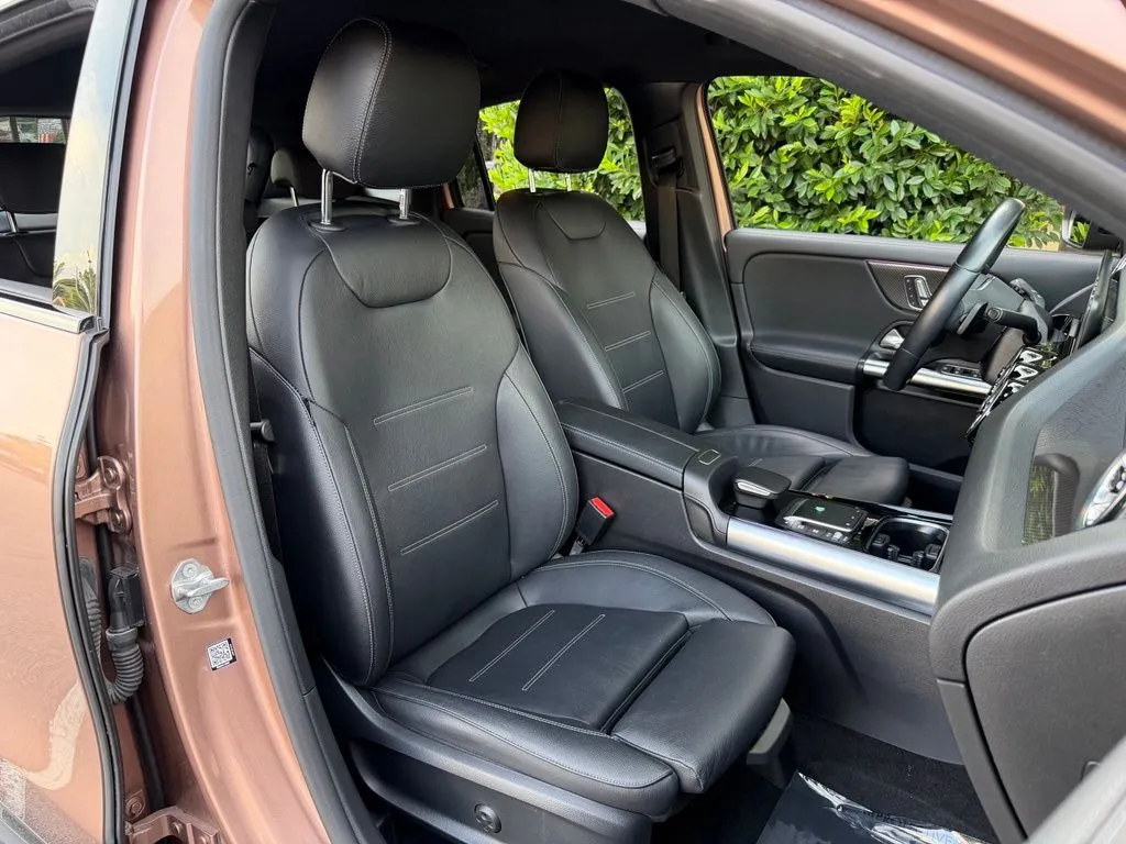 Mercedes-Benz GLA photo 34