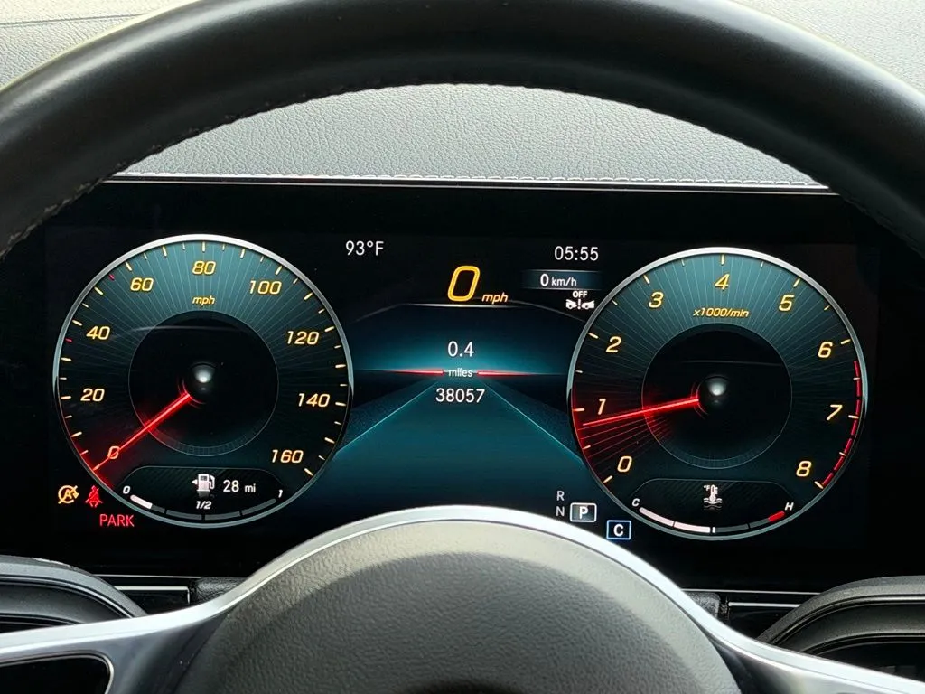 Mercedes-Benz GLA photo 45