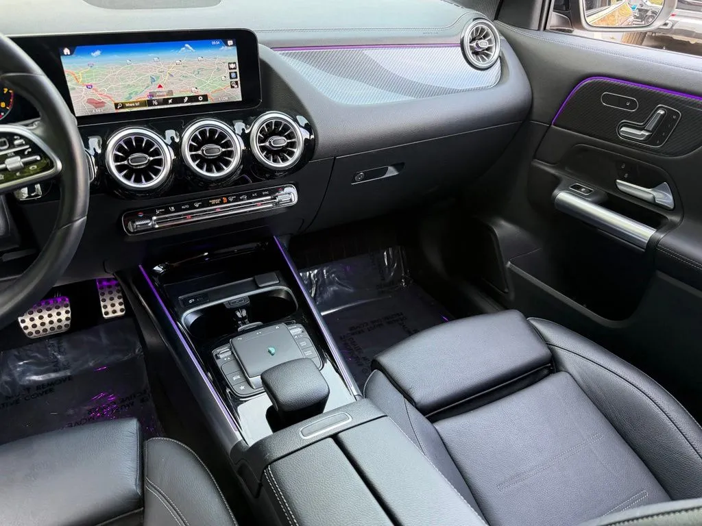 Mercedes-Benz GLA photo 41