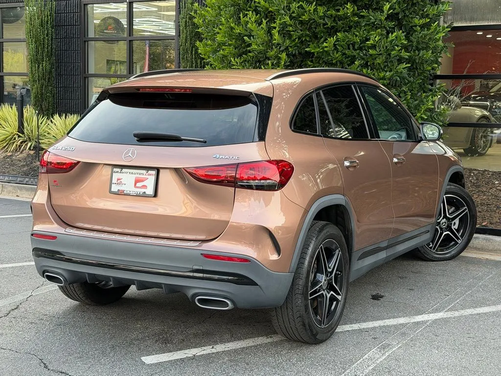 Mercedes-Benz GLA photo 12