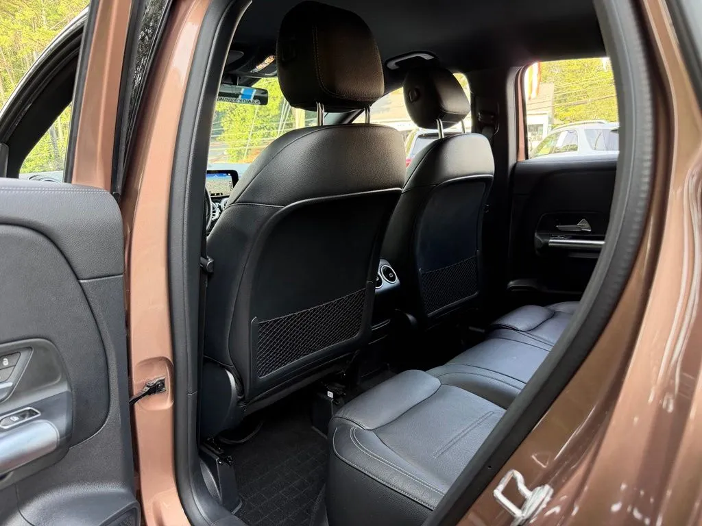 Mercedes-Benz GLA photo 30