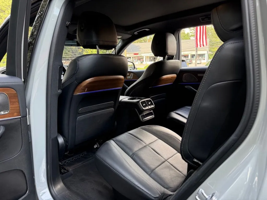Mercedes-Benz GLS photo 30