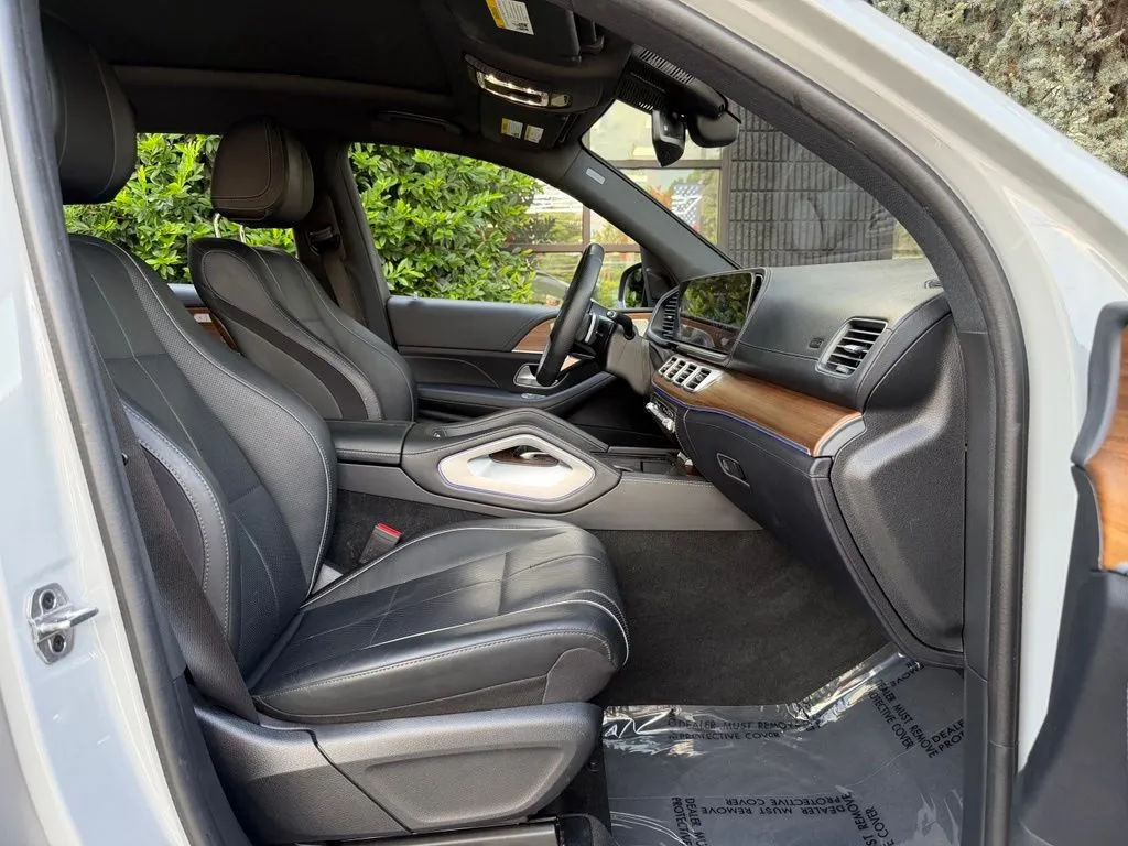Mercedes-Benz GLS photo 33