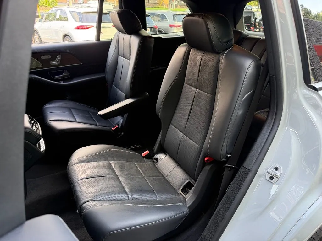Mercedes-Benz GLS photo 31