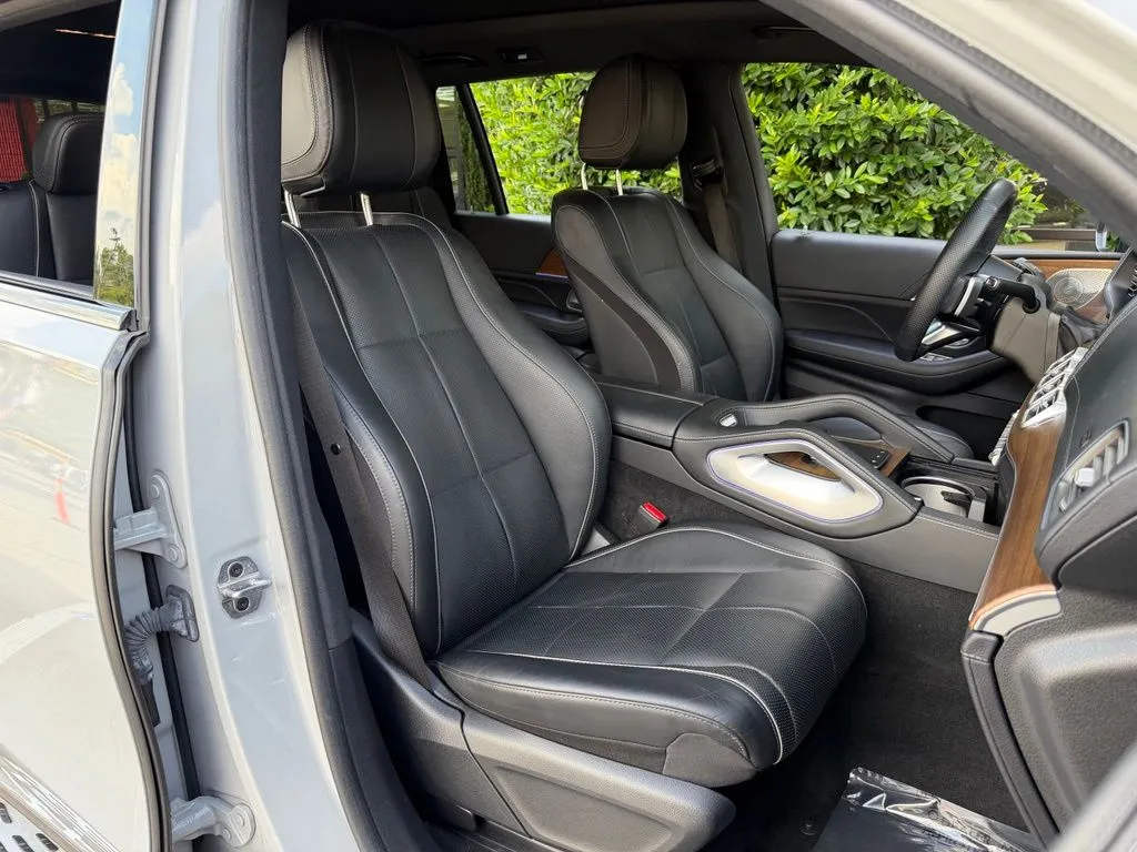 Mercedes-Benz GLS photo 34