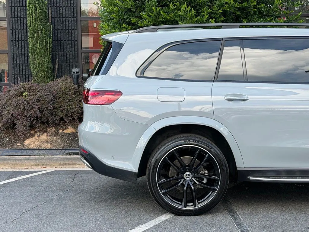 Mercedes-Benz GLS photo 22