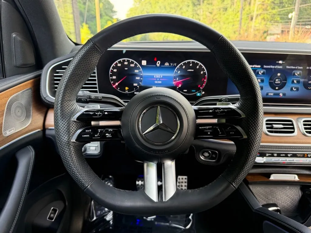 Mercedes-Benz GLS photo 43