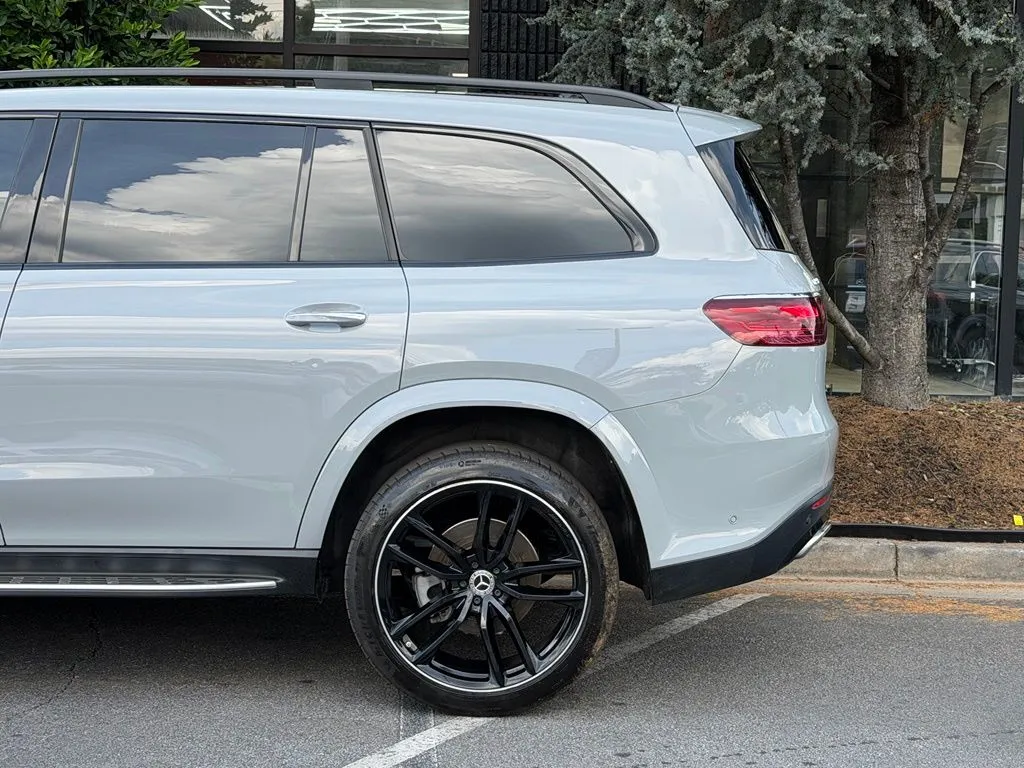 Mercedes-Benz GLS photo 11