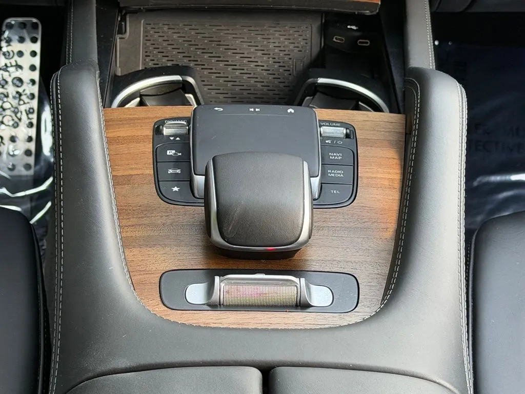 Mercedes-Benz GLS photo 48