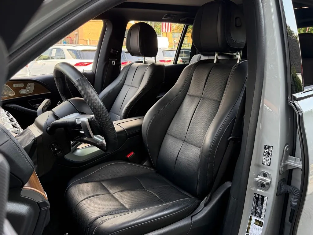 Mercedes-Benz GLS photo 26