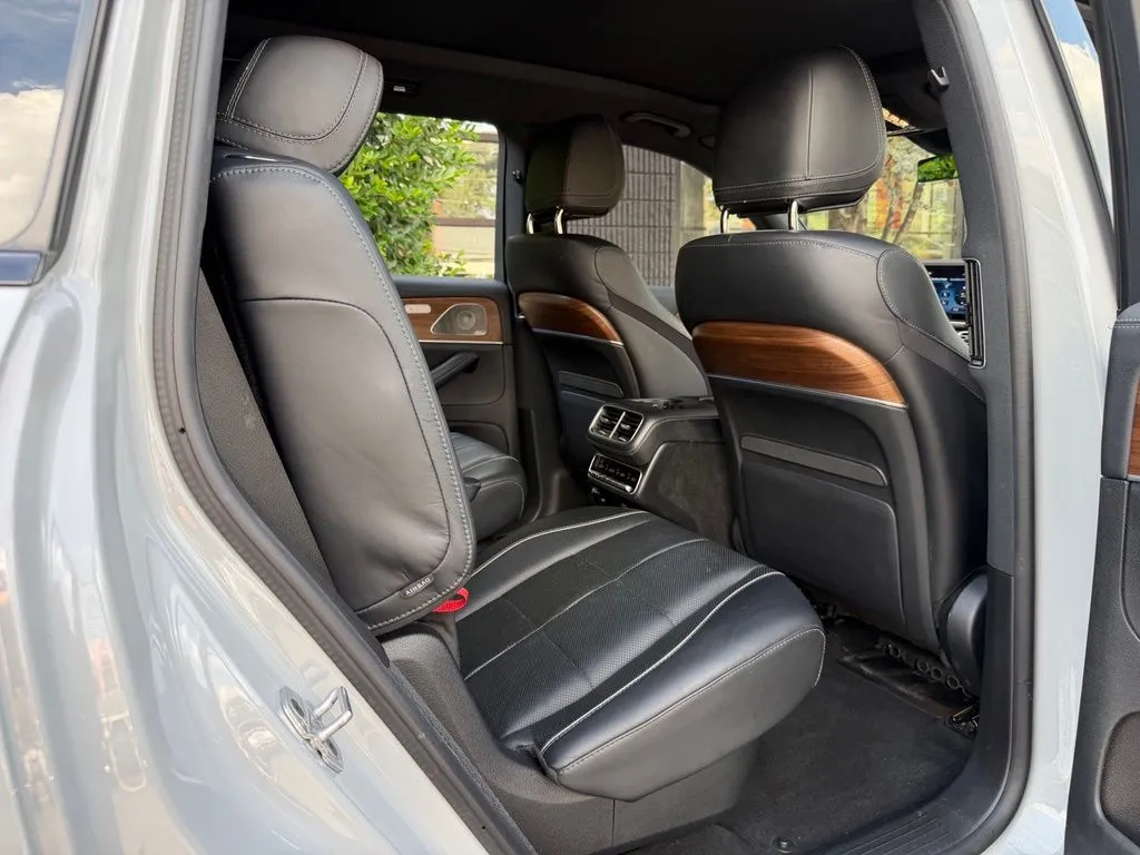 Mercedes-Benz GLS photo 37