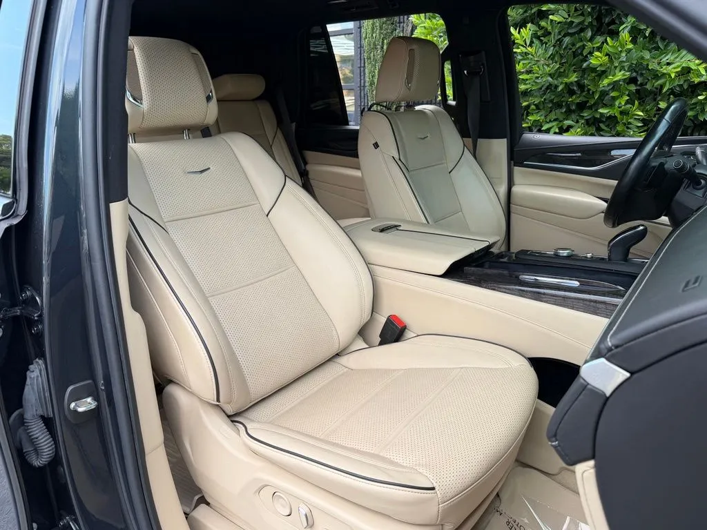 Cadillac Escalade photo 35