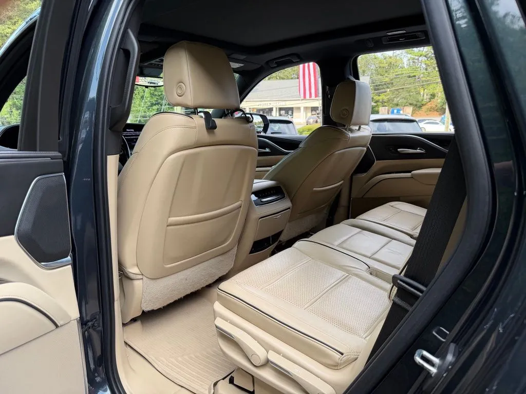 Cadillac Escalade photo 31