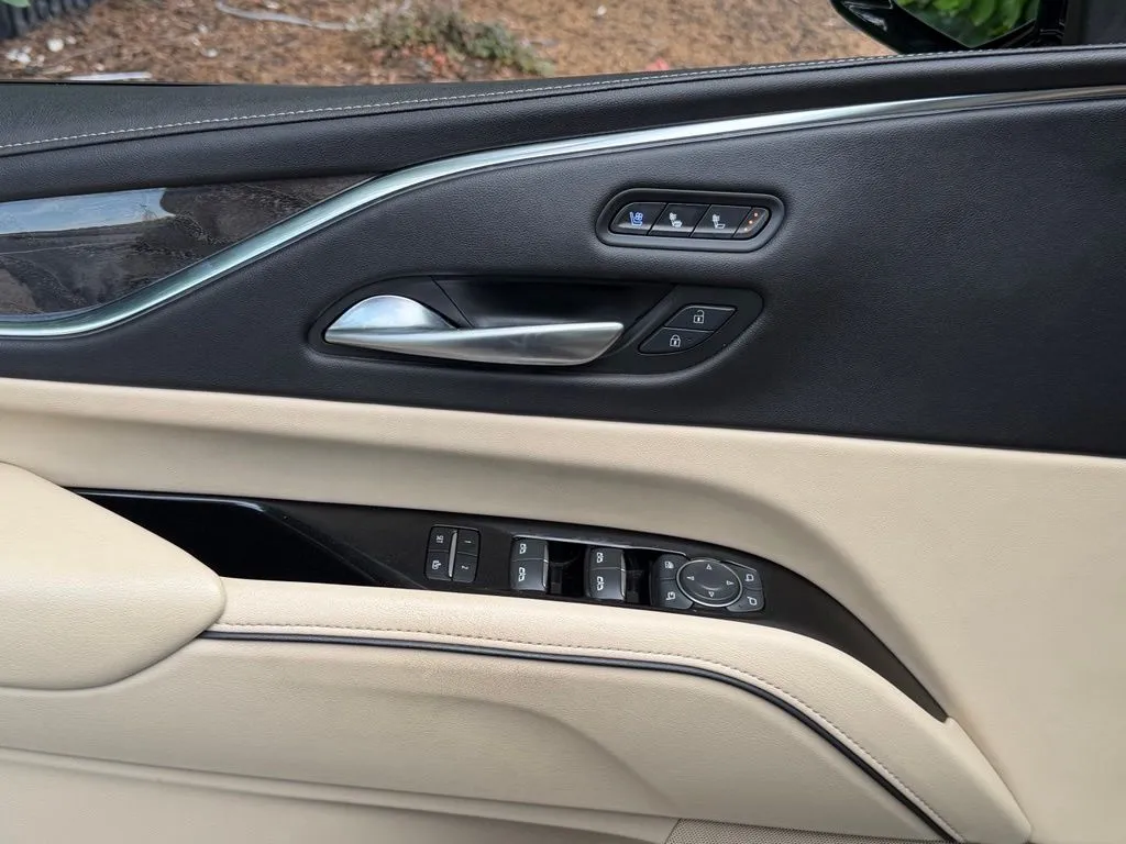 Cadillac Escalade photo 28