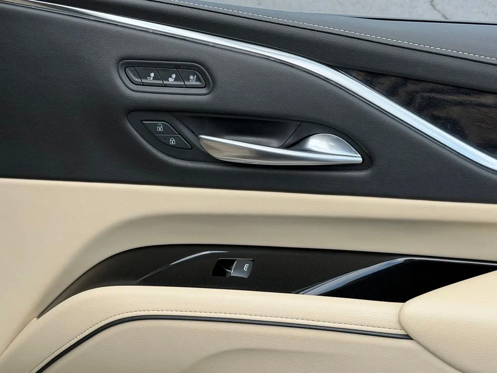 Cadillac Escalade photo 38