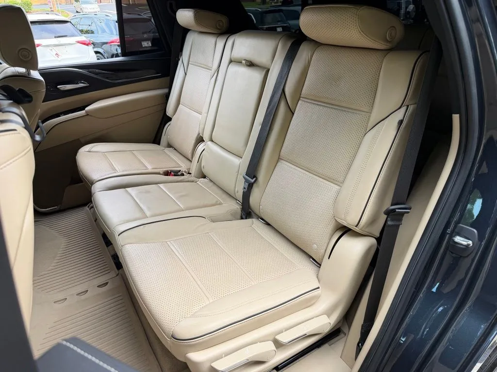 Cadillac Escalade photo 32