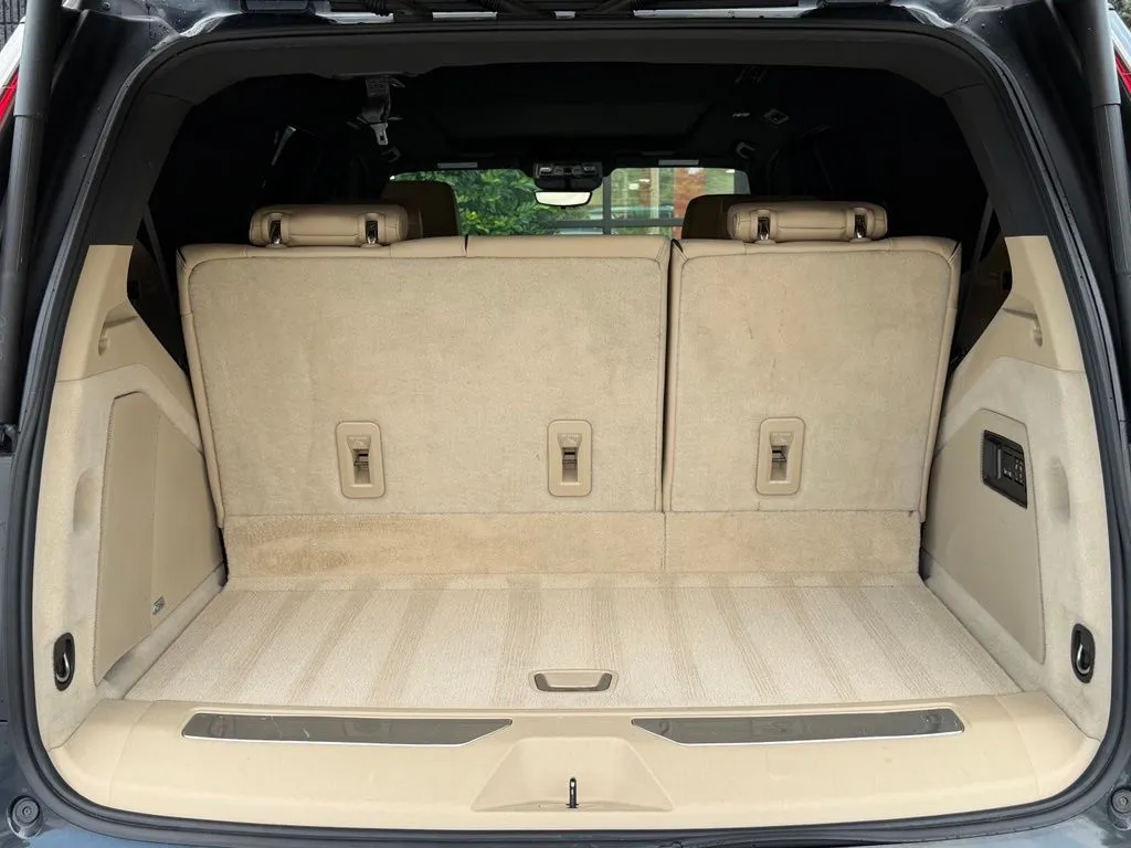 Cadillac Escalade photo 18