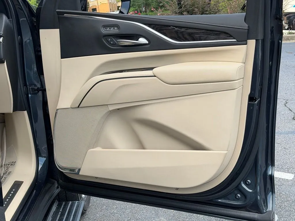 Cadillac Escalade photo 37