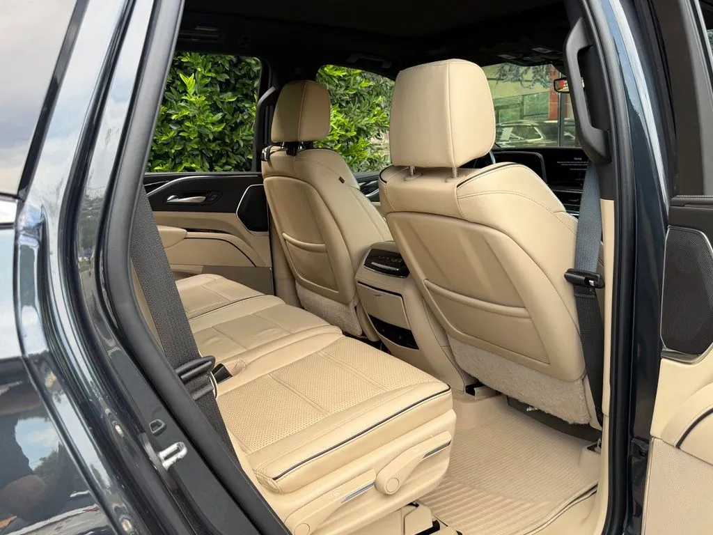 Cadillac Escalade photo 39