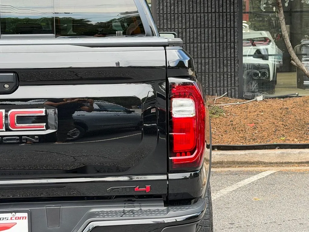 GMC Canyon photo 16