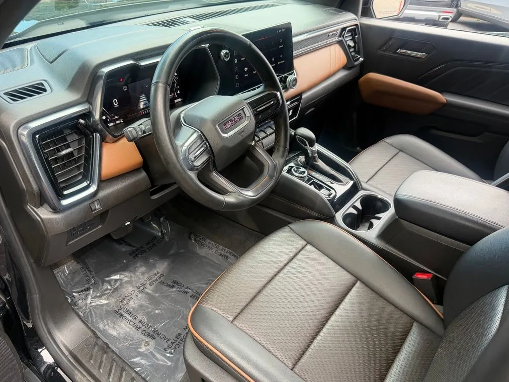 GMC Canyon photo 23