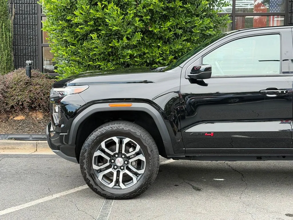 GMC Canyon photo 10