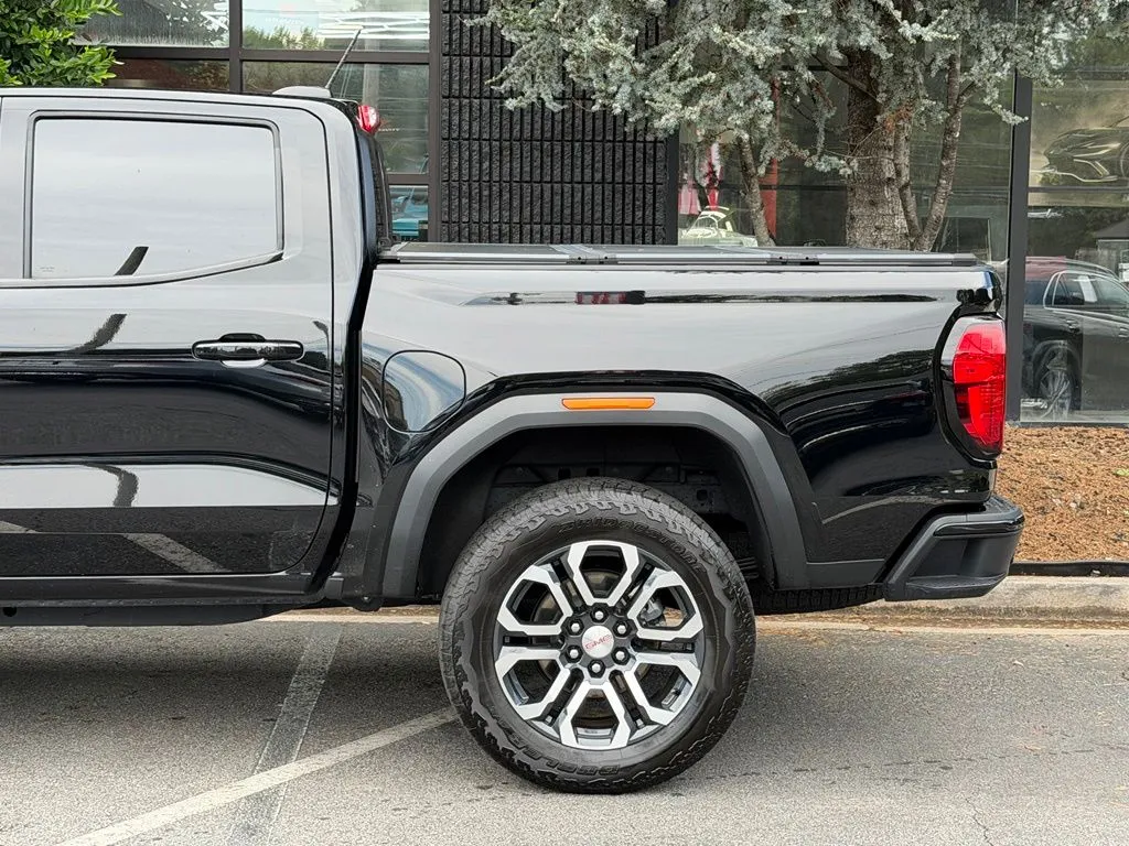 GMC Canyon photo 11