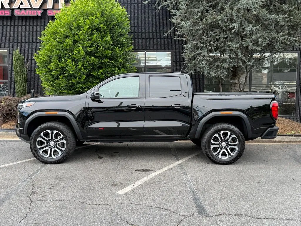 GMC Canyon photo 9