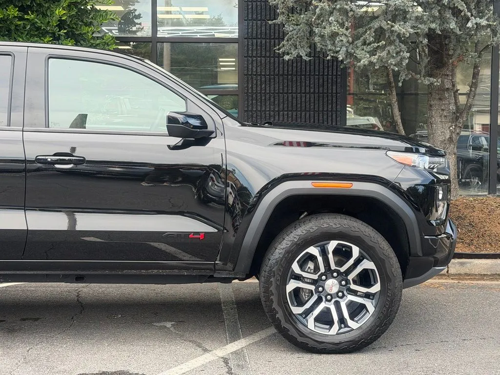 GMC Canyon photo 22