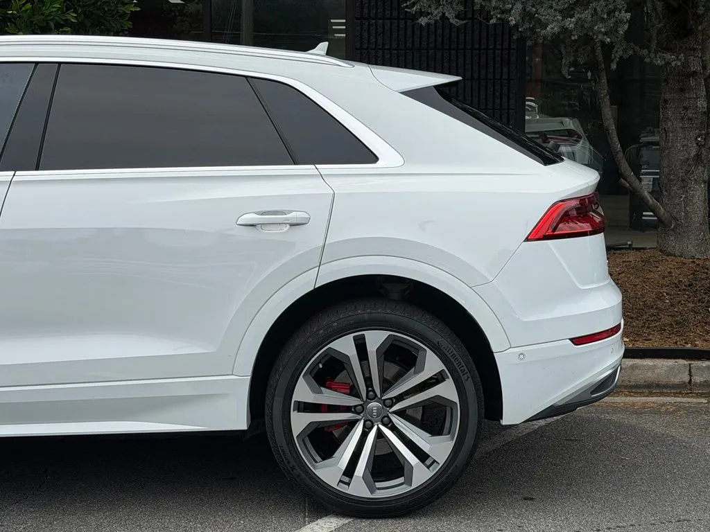 Audi Q8 photo 11
