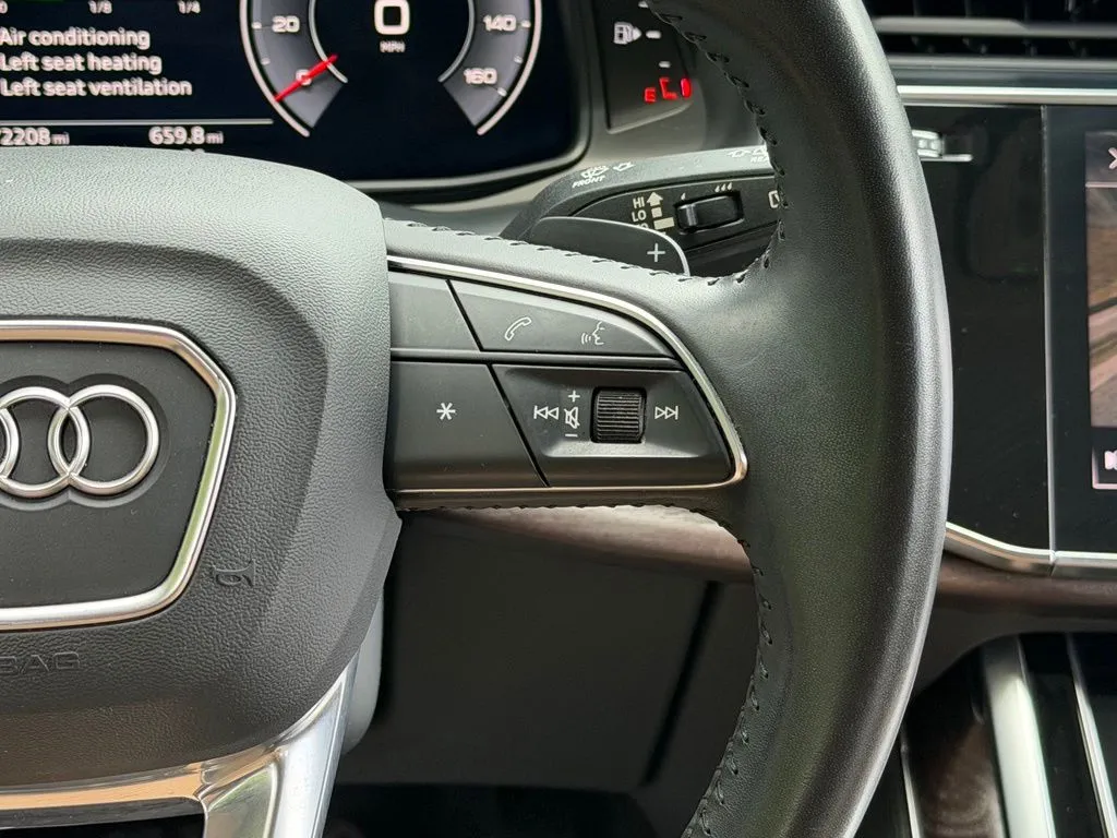 Audi Q8 photo 46