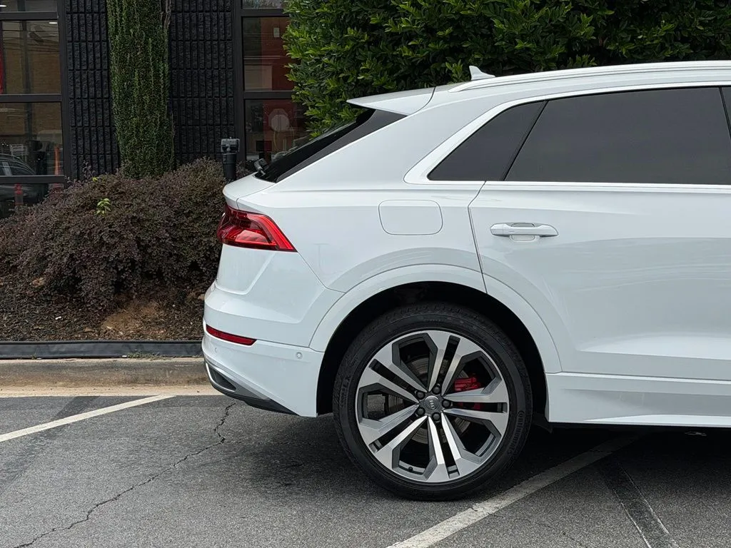 Audi Q8 photo 22