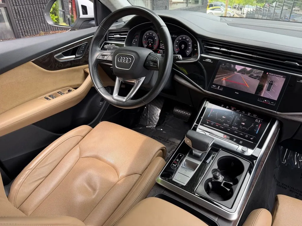 Audi Q8 photo 42