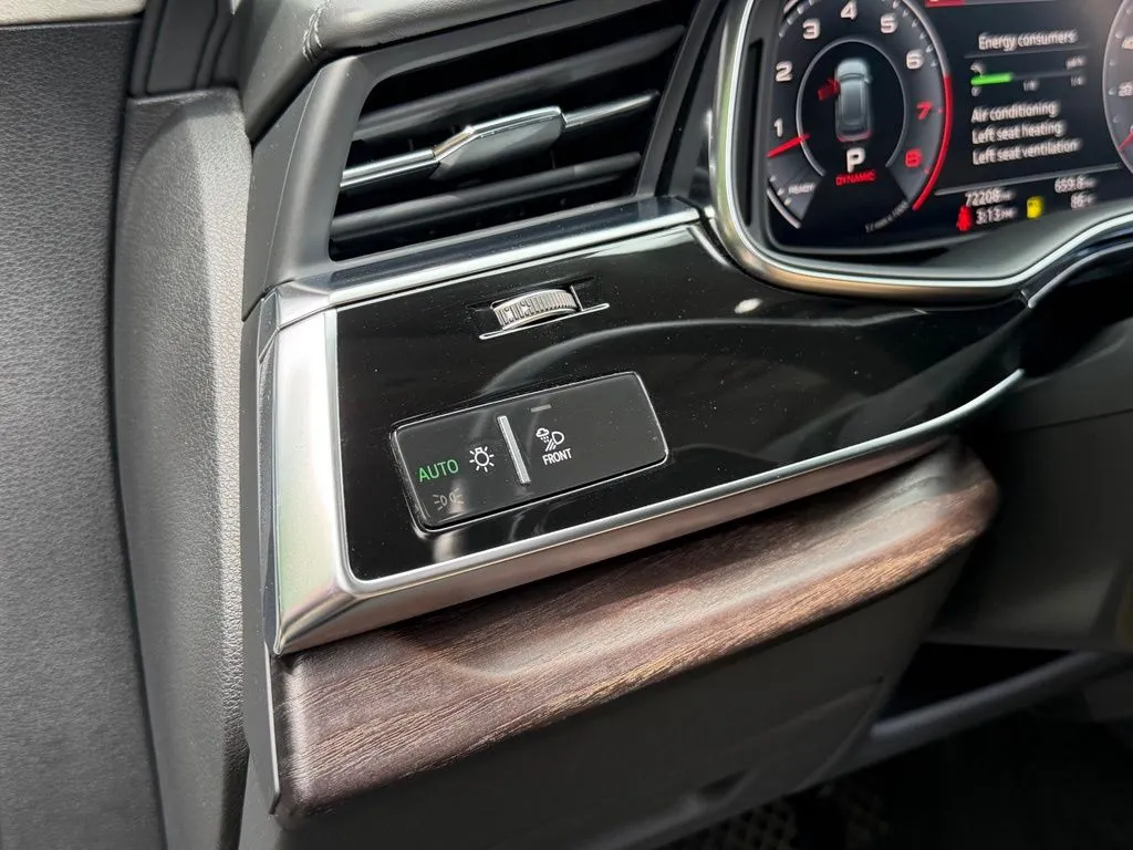 Audi Q8 photo 28