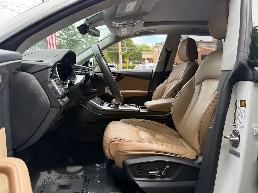 Audi Q8 photo 25