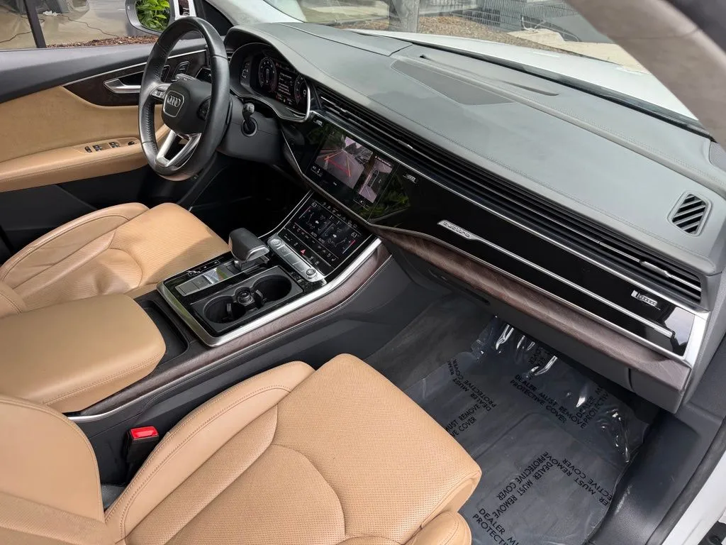 Audi Q8 photo 33