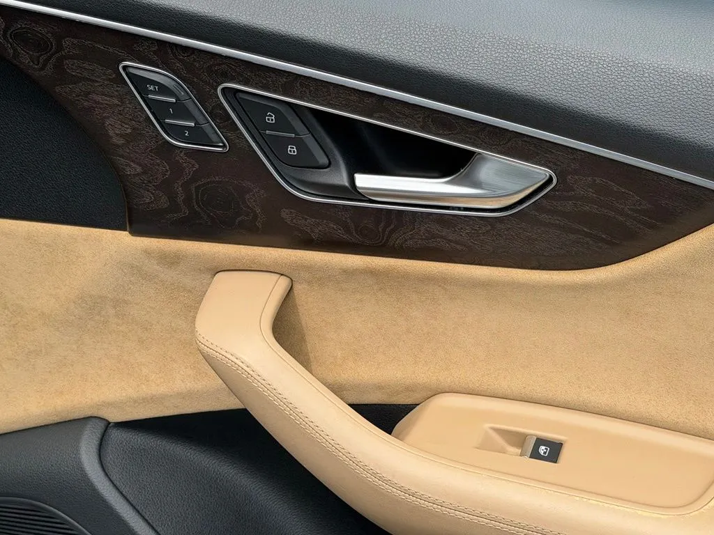 Audi Q8 photo 38